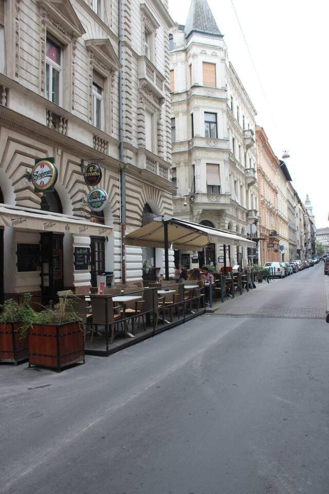 Black&White Apartment Budapeste Exterior foto